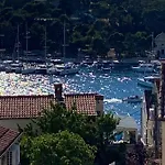 House Erin Tara Sigrid, Hvar * フヴァル