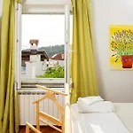 House Erin Tara Sigrid, Hvar フヴァル