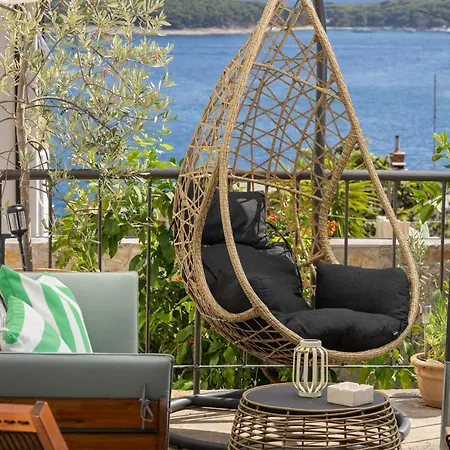 House Erin Tara Sigrid, Hvar