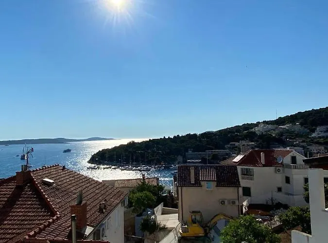 House Erin Tara Sigrid, Hvar