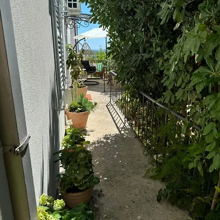 House Erin Tara Sigrid, Hvar Дом отдыха Хвар